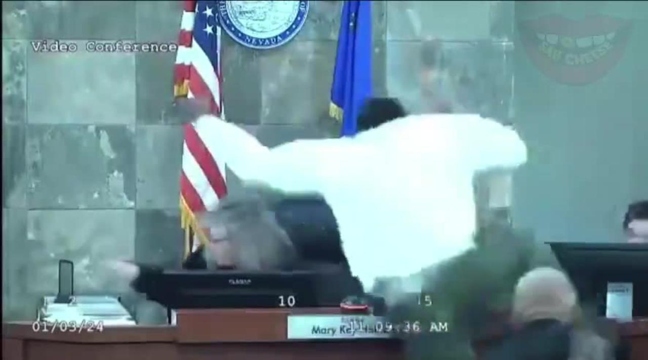 Man  attacks  a Clark County NV judge in court  after she denied his probation