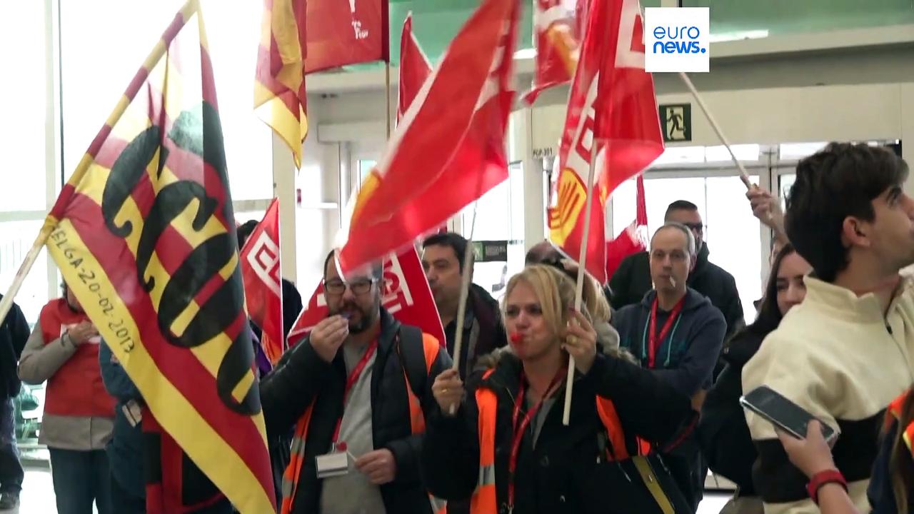Iberia ground staff strike at Spanish airports over contract dispute