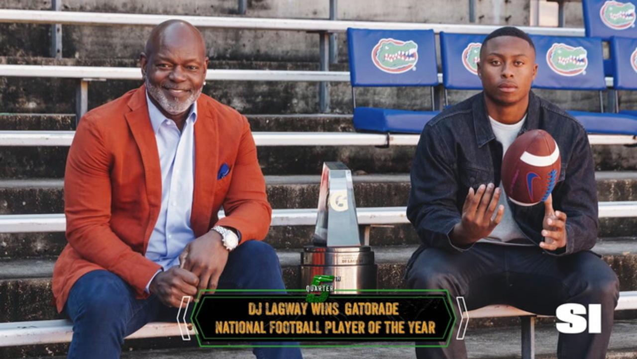 Emmitt Smith Presents National Player of Year Award to DJ Lagway