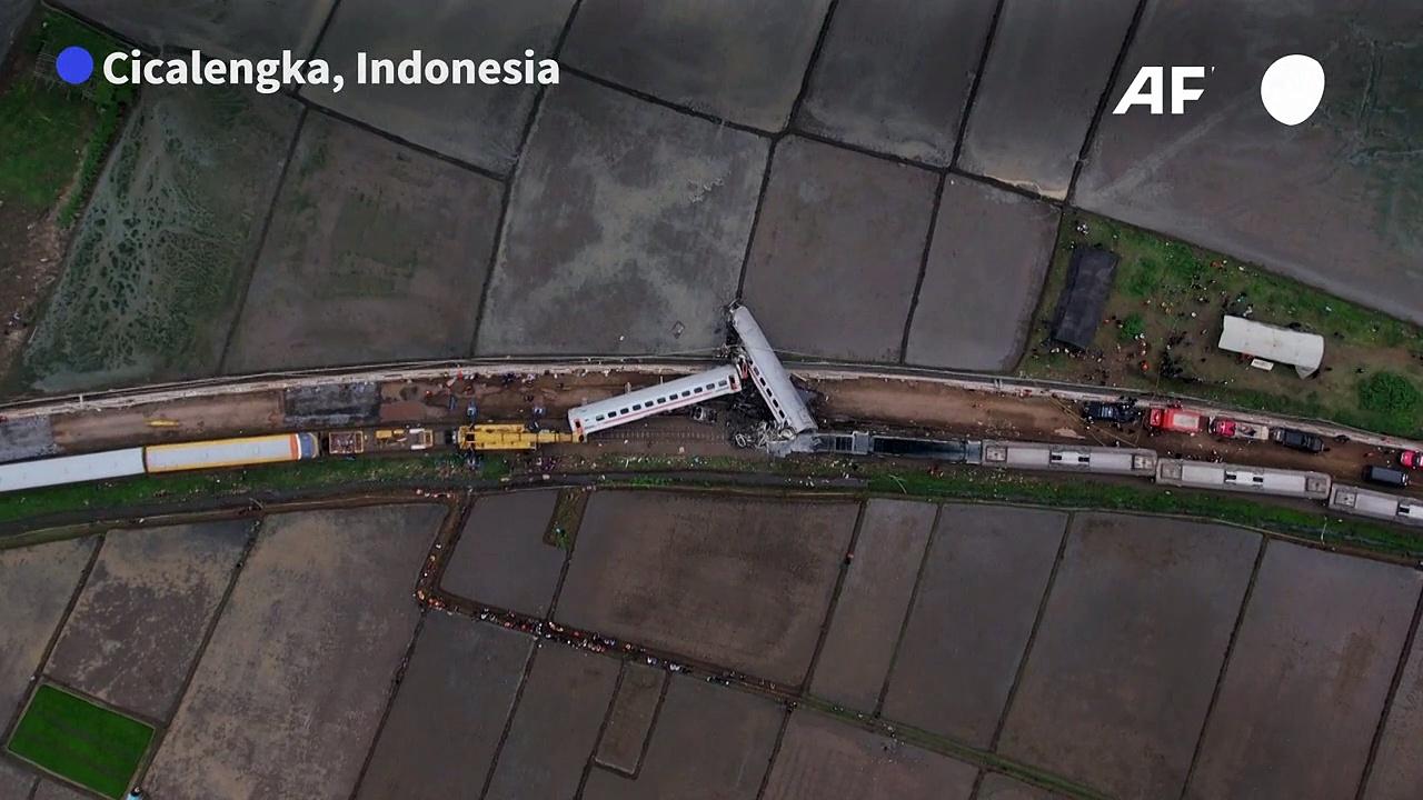 Derailed train after deadly Indonesia collision