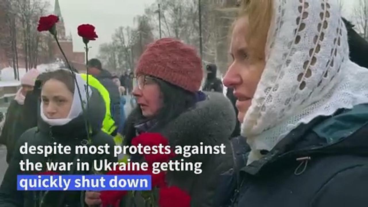 In Moscow, wives of soldiers stage protest outside Kremlin