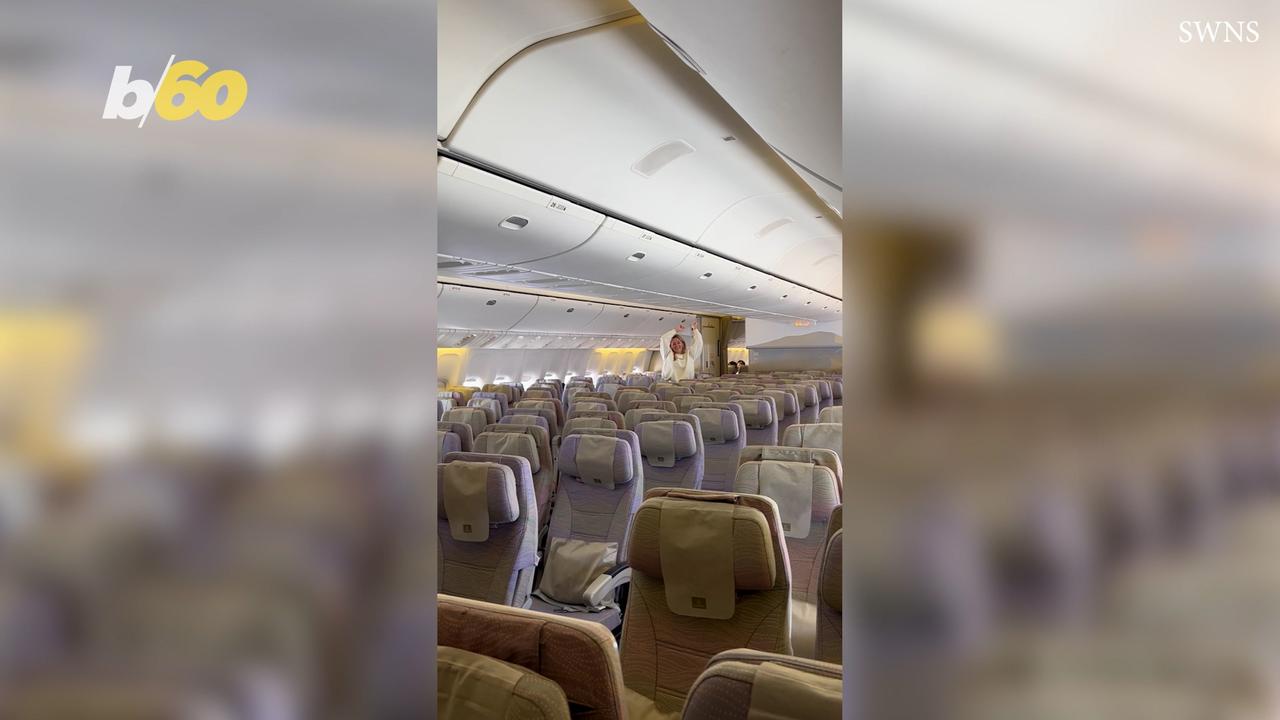 Mother and Daughter Document Rare Empty Flight