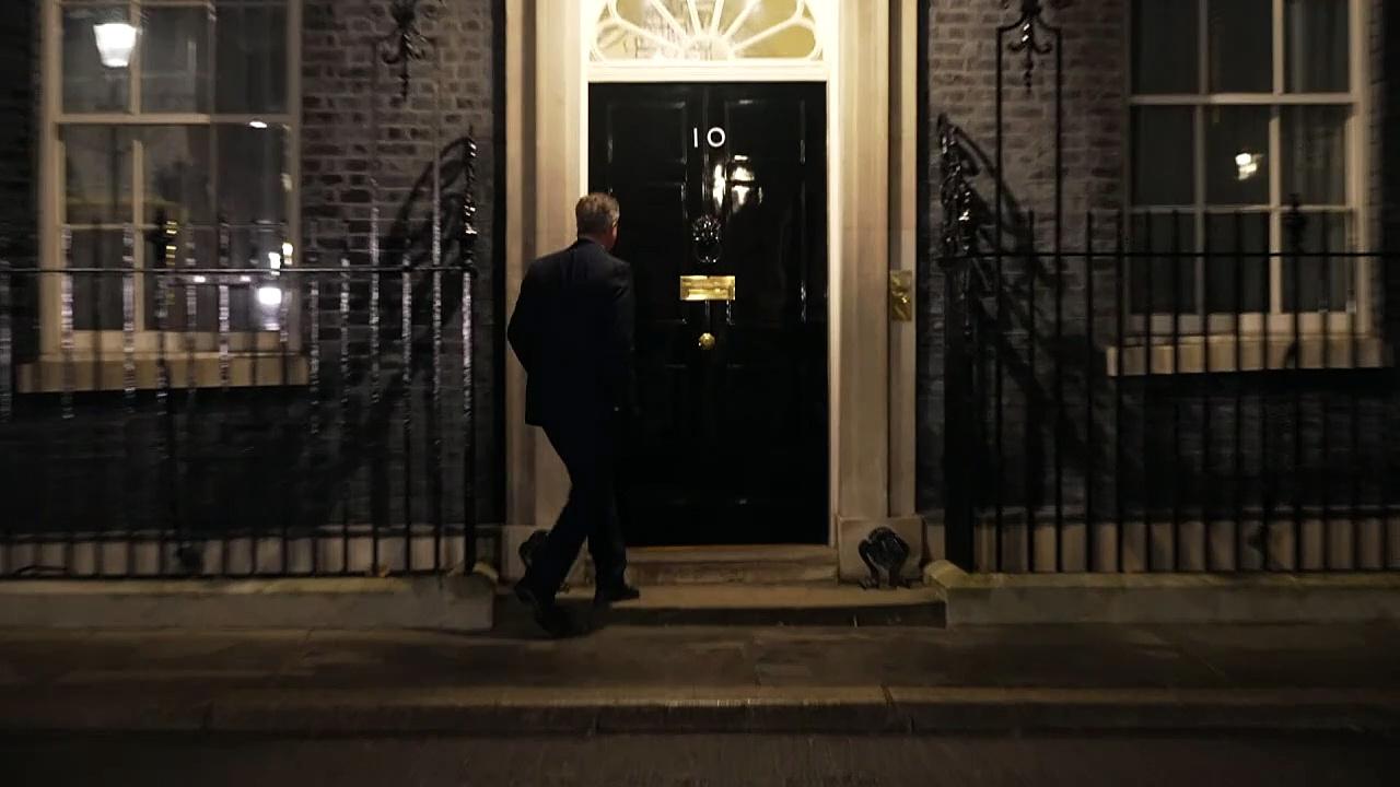 Cameron attends PM's Cabinet meeting over Houthi attacks