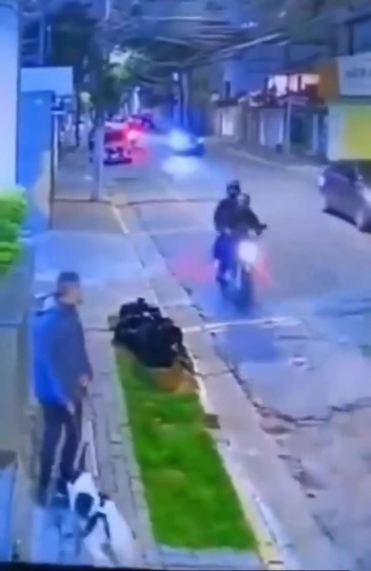 OMG 😱 Robbery save Dog 🐕 - One News Page VIDEO