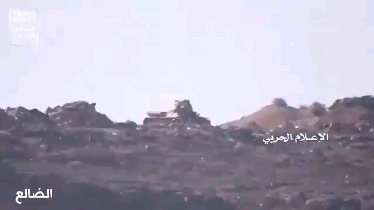 Yemen Army Tank Destroyed By Houthi - One News Page VIDEO