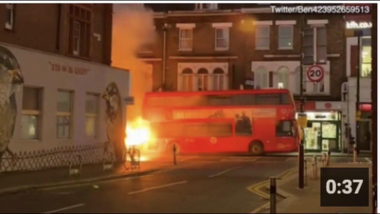 Dramatic moment electric double decker bus bursts into flames - Wimbledon, London