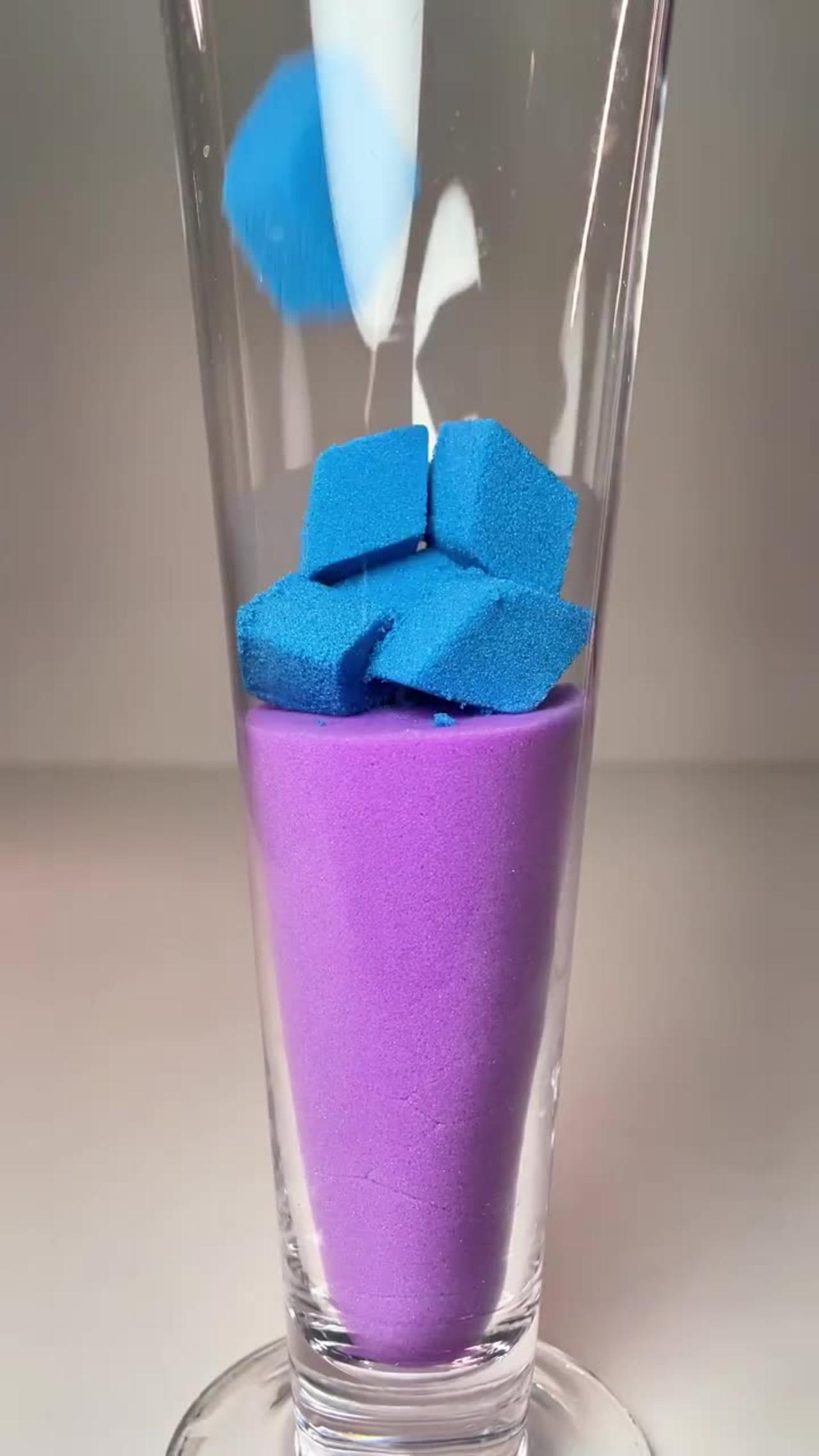 Very satisfying and Relaxing kinetic sand - One News Page VIDEO