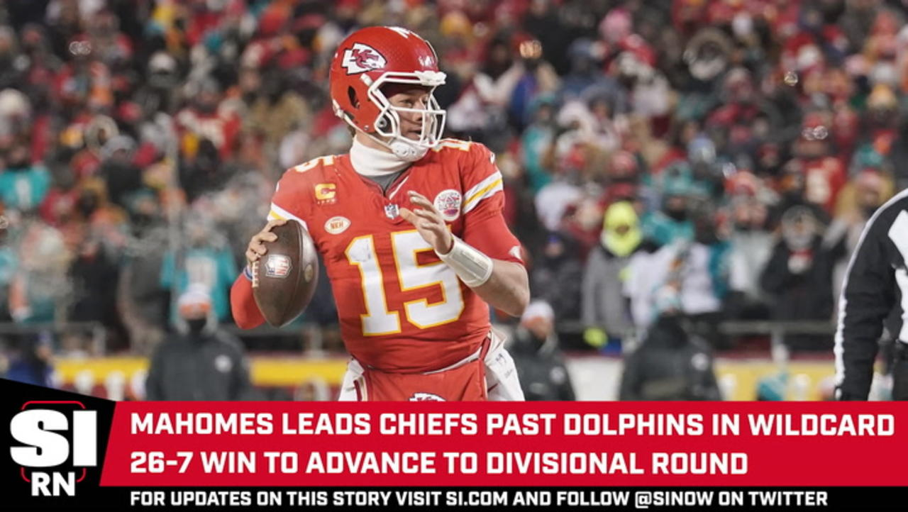 Chiefs Defeat Dolphins 26-7, Advance To Divisional Round