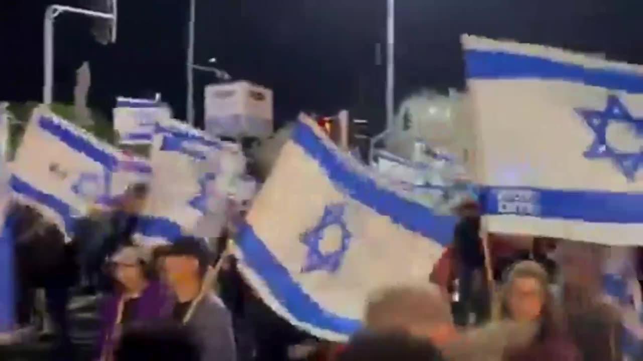 📣 JUST IN: Thousands of Protesters in Israel’s Haifa demand the removal of Netanyahu