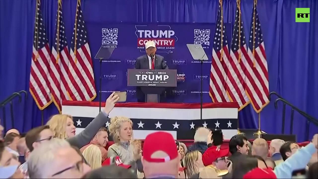 ‘Go back to mommy’ – Trump to hecklers at Iowa rally