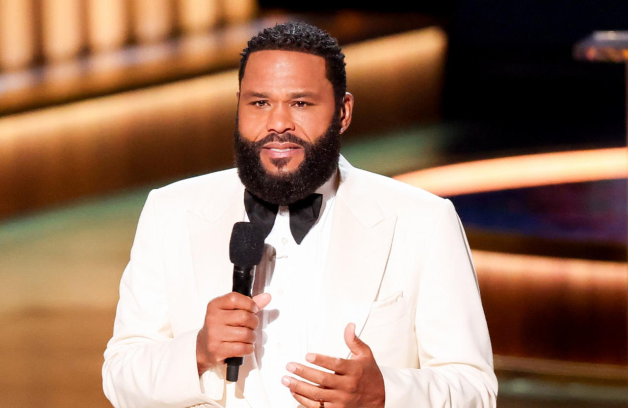 Anthony Anderson opened Emmy Awards with TV theme medley