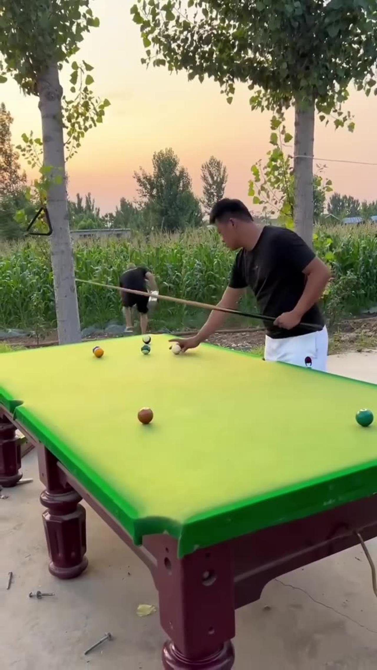 Funny videos billiards