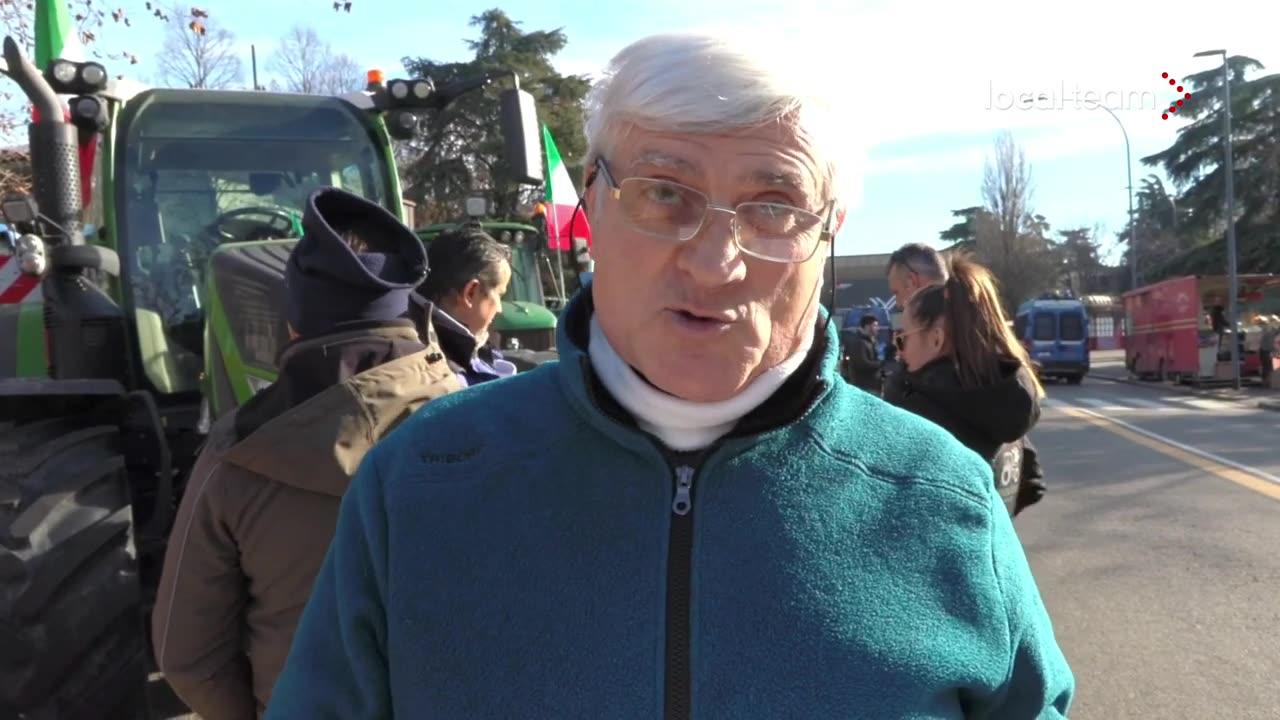 #Farmers #Rebellion Italy, Bologna: voices from tractor protest: 'EU laws are slaughtering us'