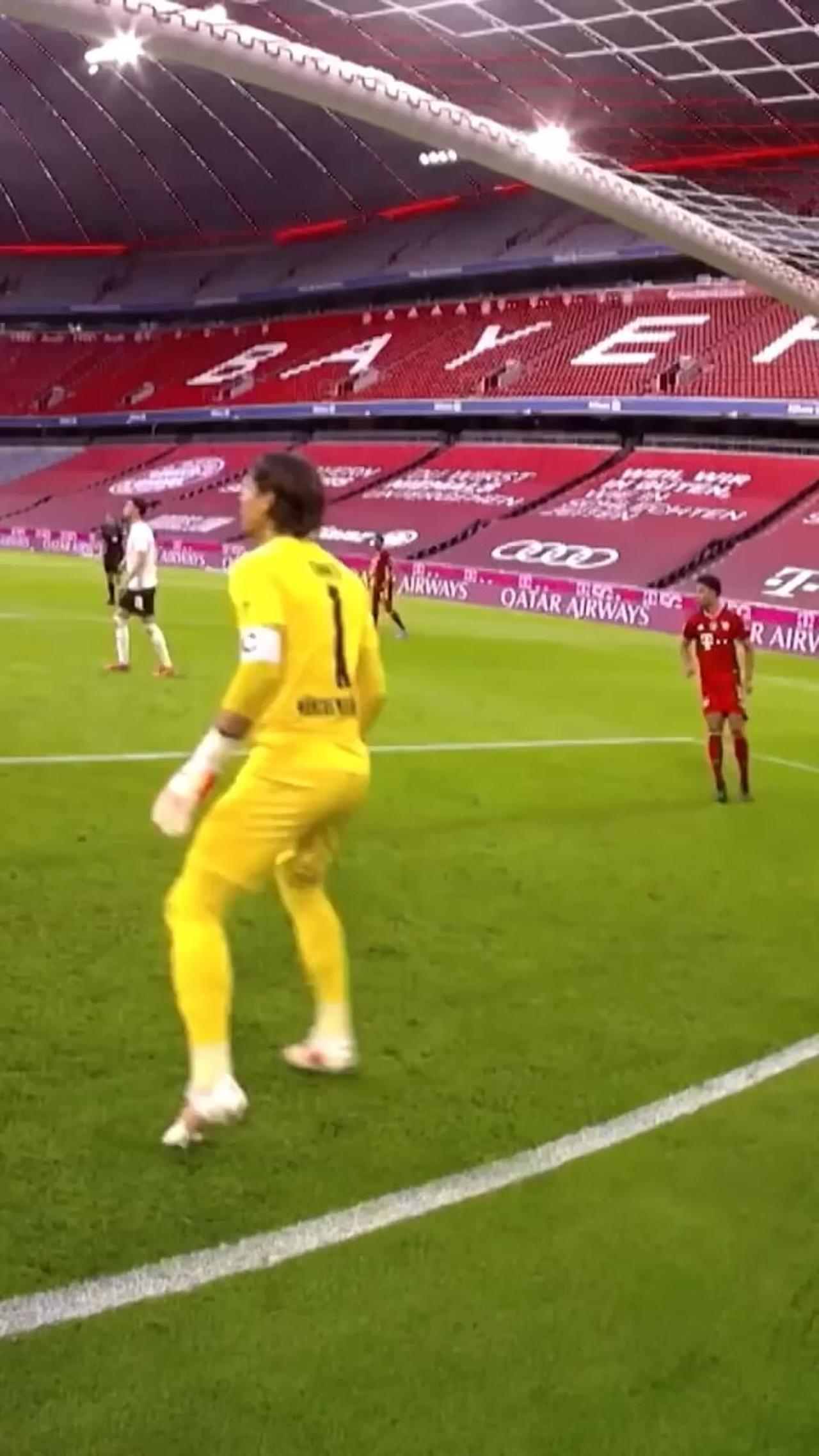 Yann Sommer vs FC Bayern no goal chance (short video)