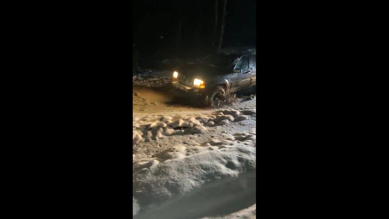 Snow wheeling🤙 Zj in Deep mud