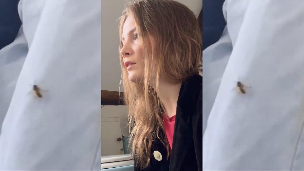 Freya Allan's Incredible Singing Cover: Watch Her Unforgettable Encounter with a Wasp!