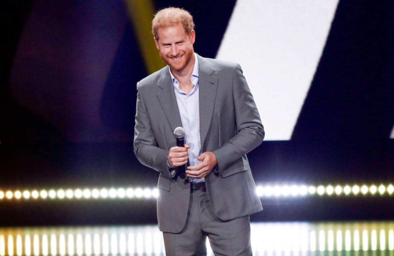 Prince Harry makes surprise appearance at NFL Honors