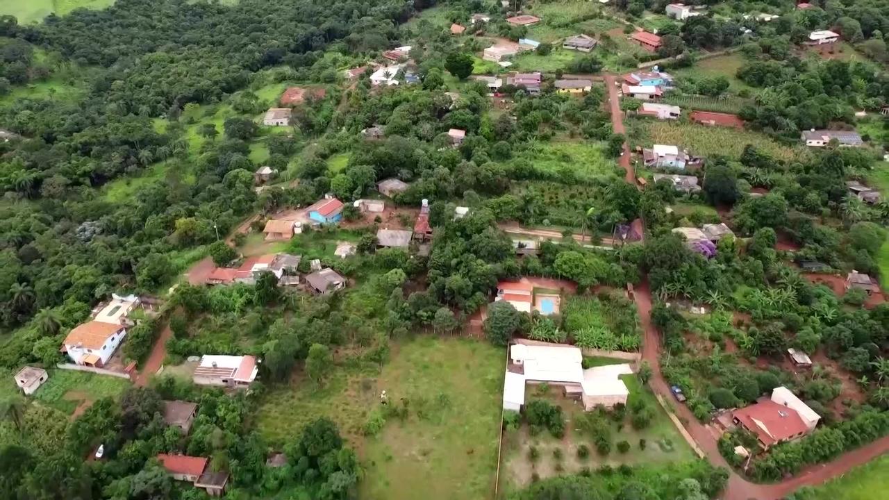 Fears of dam collapse in Brazil leave residents on edge