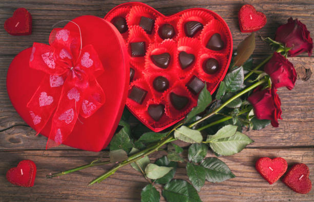How to Enjoy Valentine's Day Without Ruining Your Diet