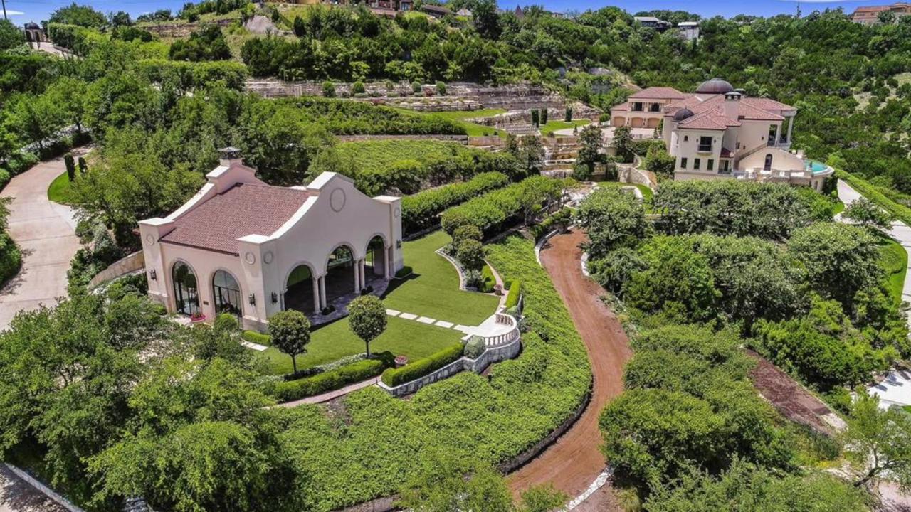 Nature's Embrace: Homes That Harmonize with - One News Page VIDEO