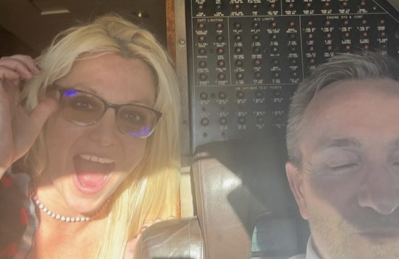 Britney Spears has claimed she flew a plane through turbulence 'for a minute'