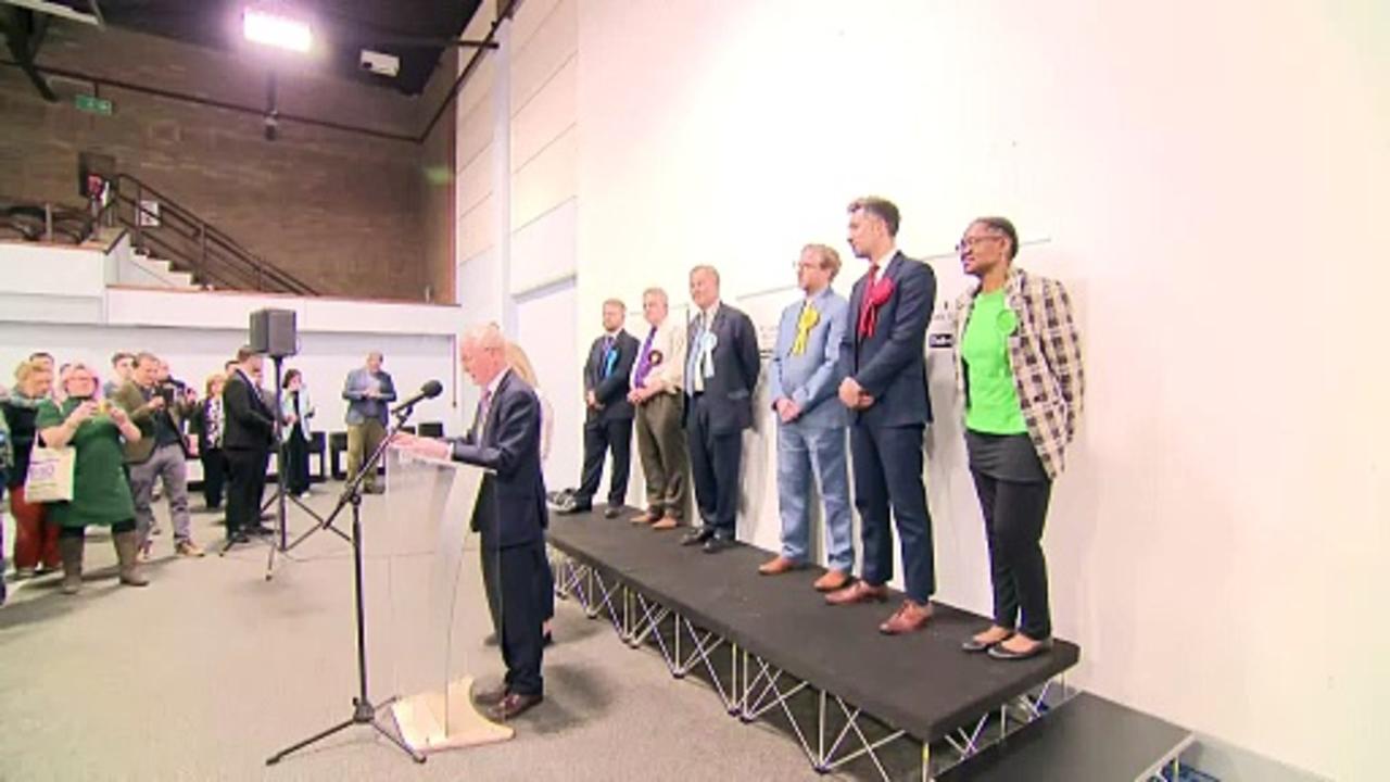 Labour overturns Tory majority in Kingswood by-election
