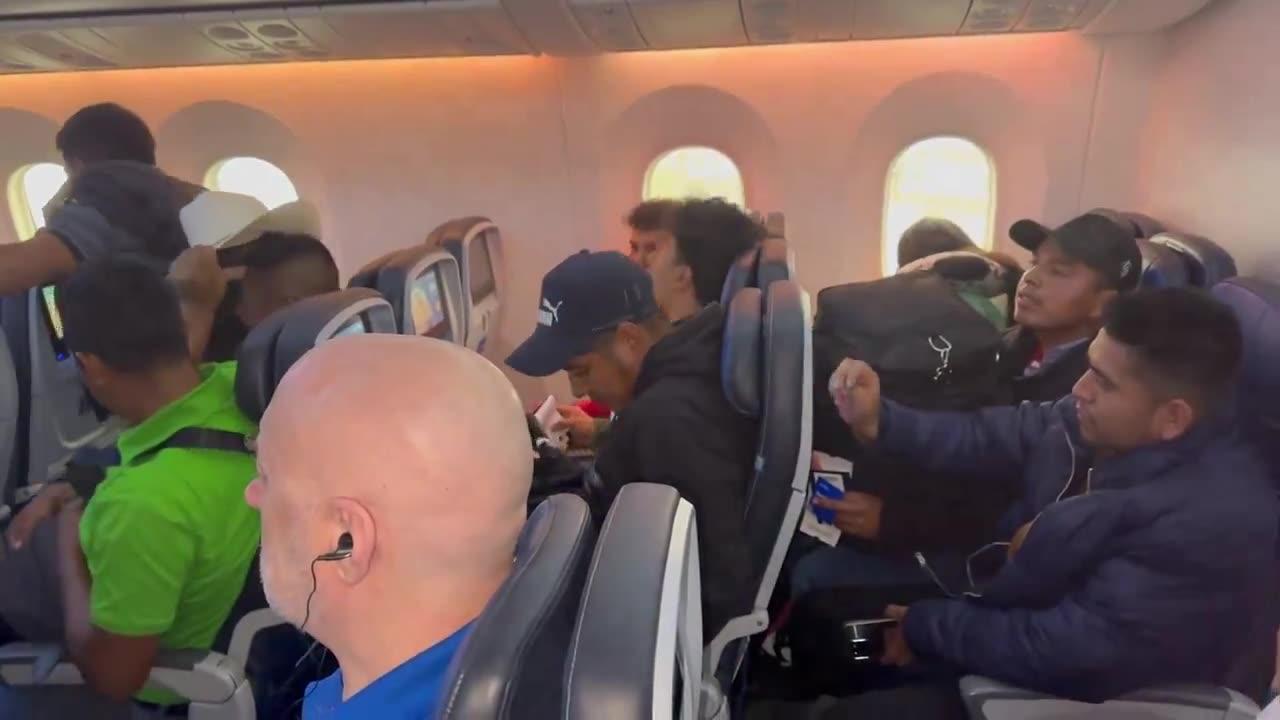 United Airlines flight filled with illegal migrants en route to Houston