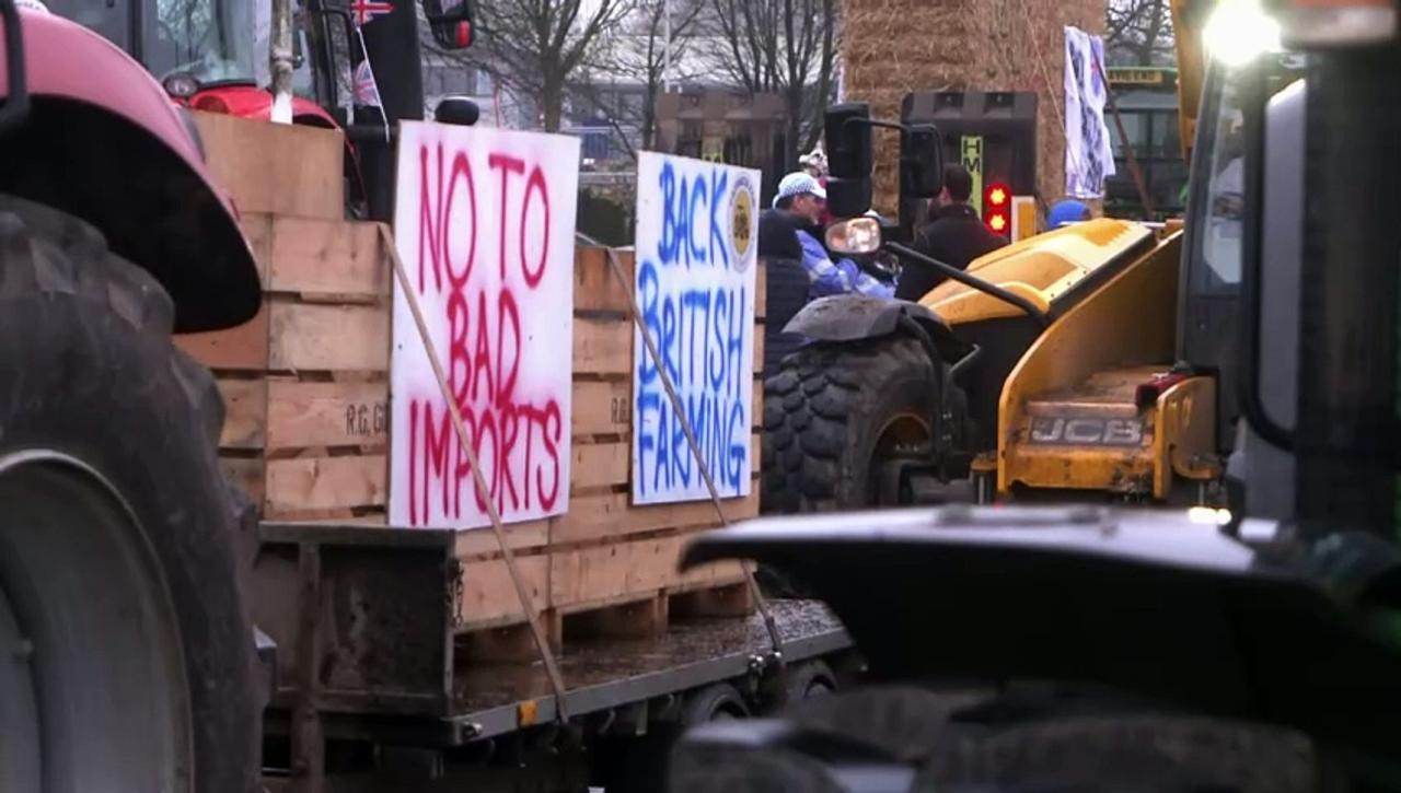 Farmers stage tractor protest at Kent supermarket