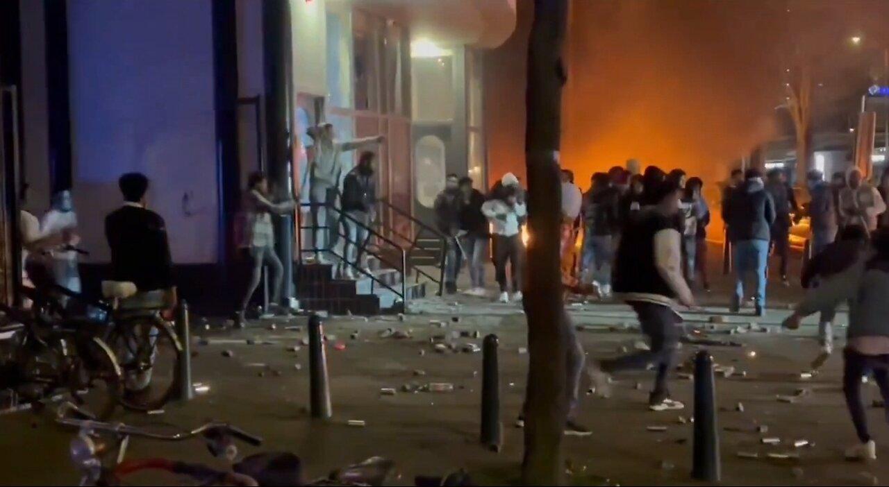 Illegals Cause Riot At The Hague