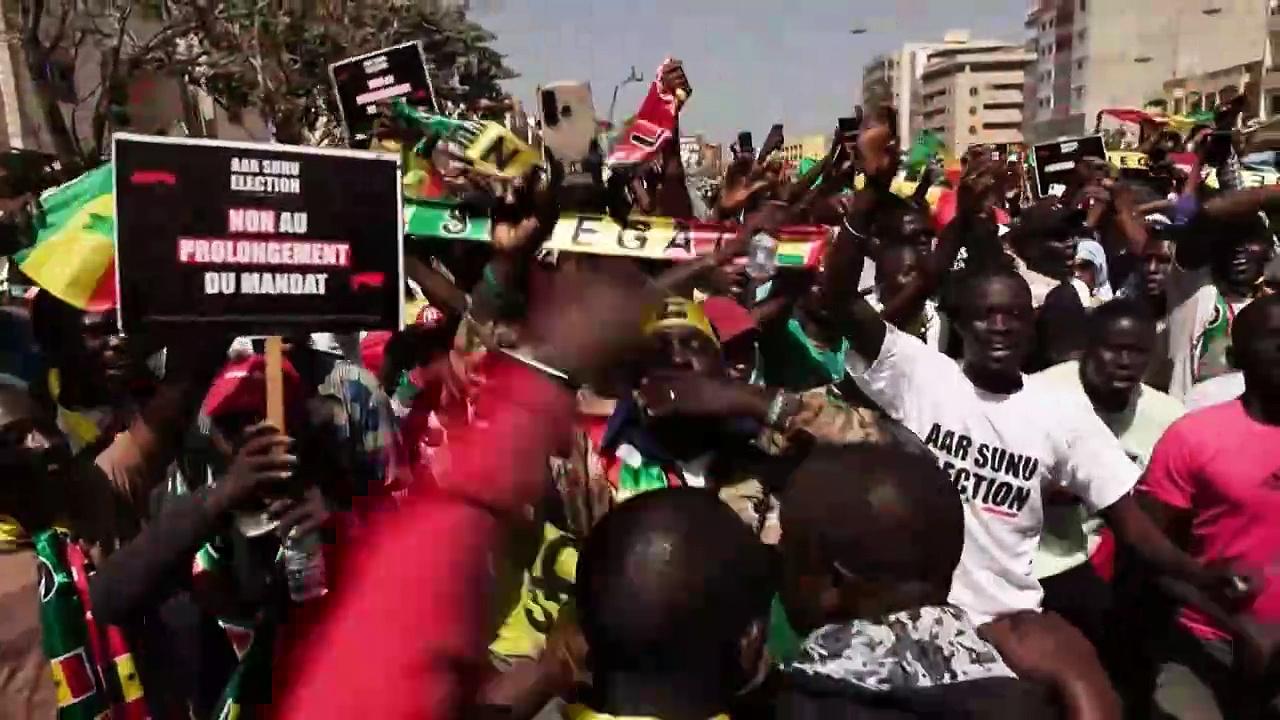 Thousands of Senegalese march with elections back on