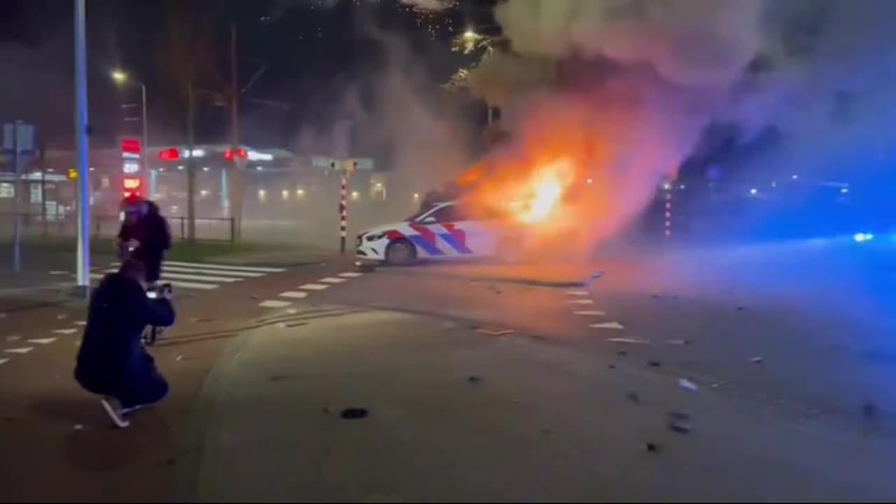 Police cars set on fire as Eritreans run riot in the Hague, Netherlands last night