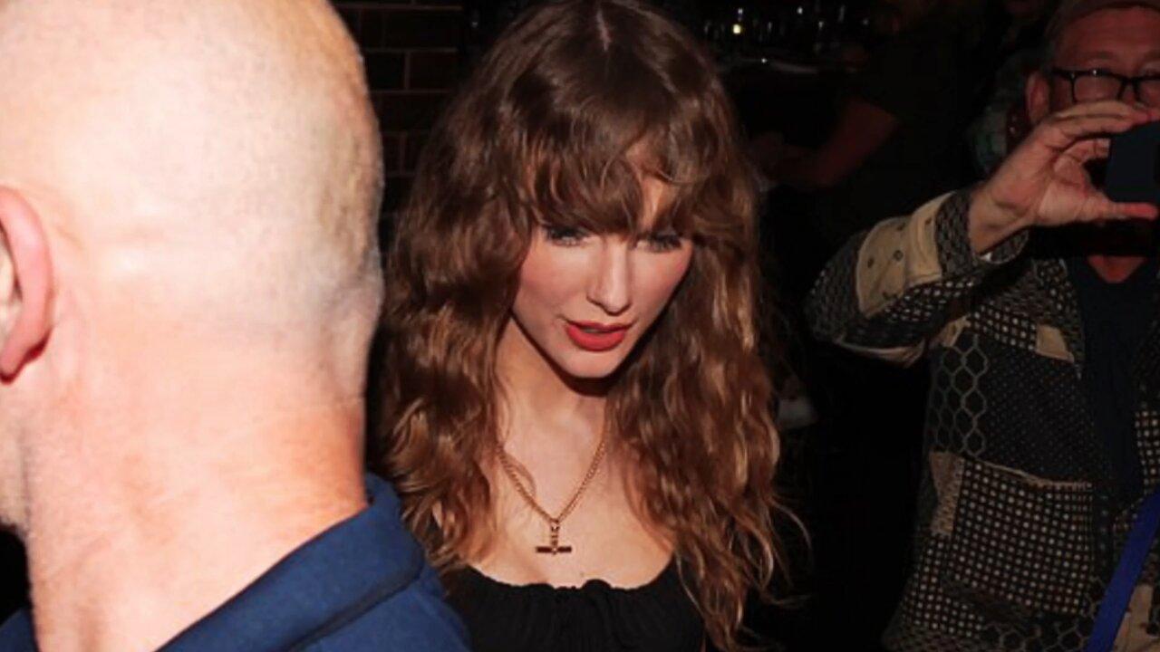 "Taylor Swift Turns Heads in Surry Hills: Dinner Outing Style