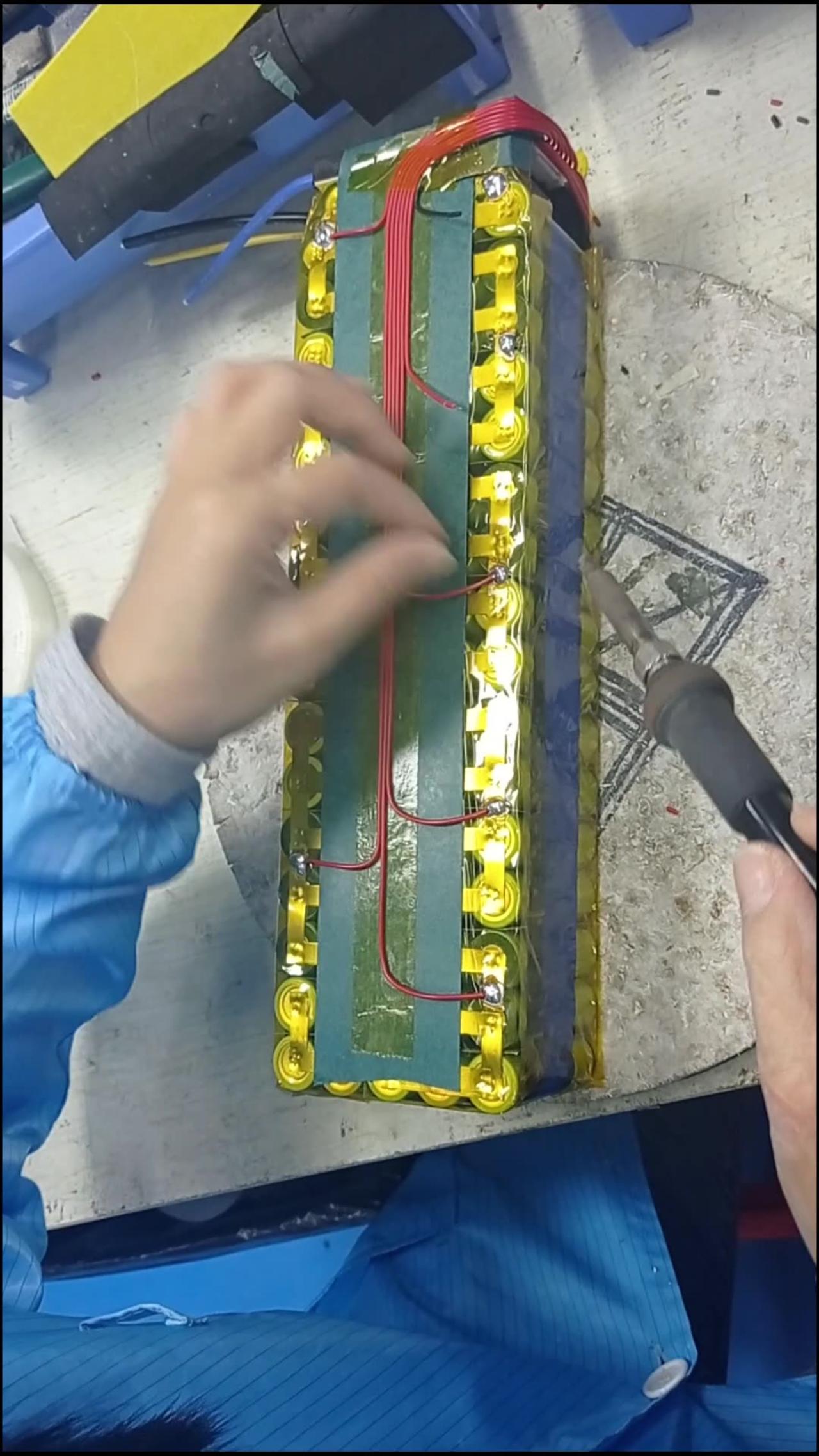 The Wiring Arrangement And Soldering Of A Lithium Battery Pack.