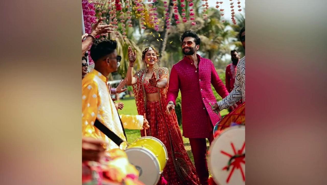 LOVEBIRDS RAKUL-JACKKY ARE THE HAPPIEST DANCING COUPLE IN LATEST PICS FROM MEHENDI CEREMONY