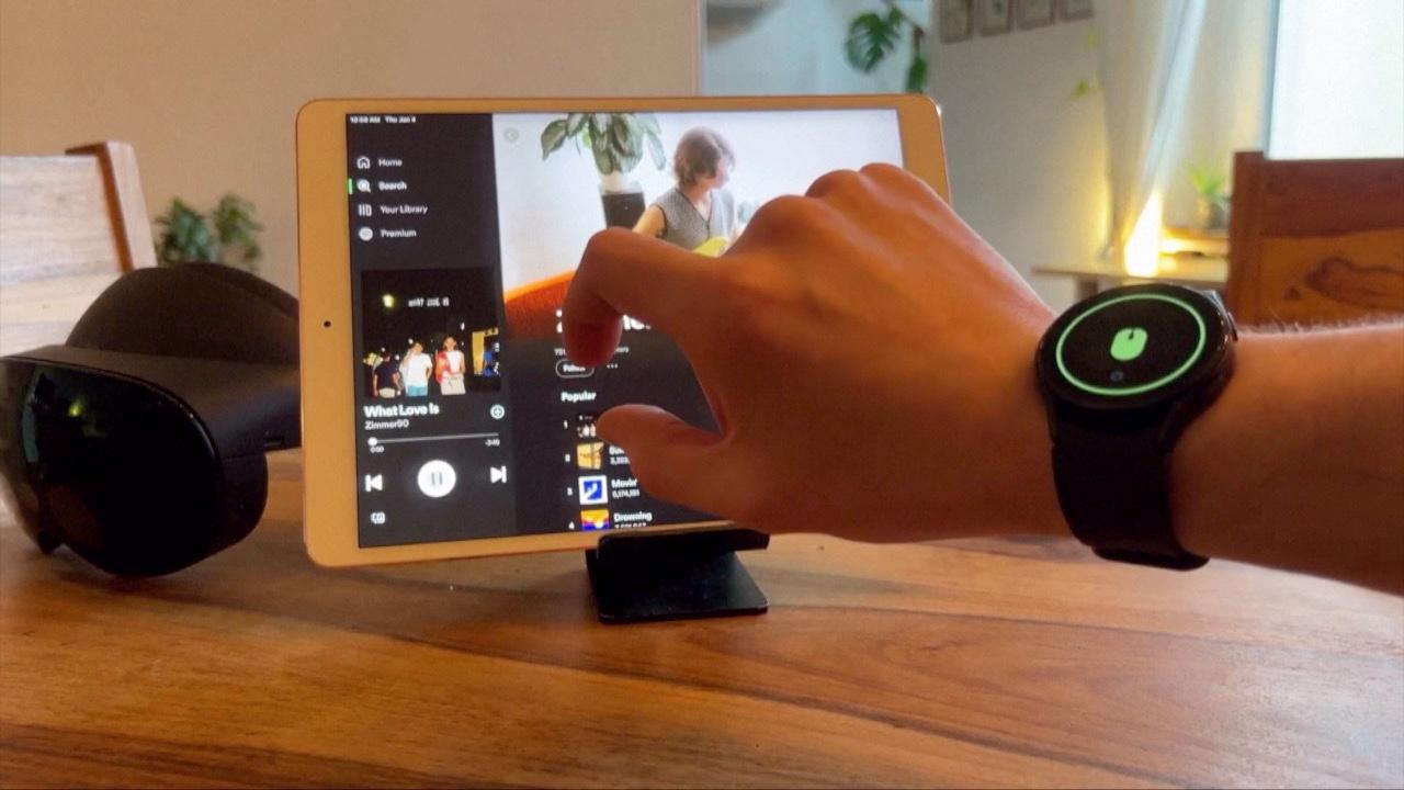Even More Smartwatch Owners Can Now Use Gesture Detection Technology ‘WowMouse’