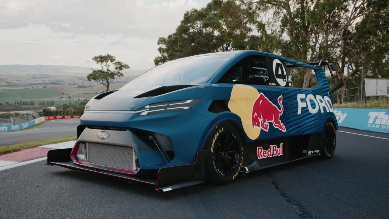 Ford SuperVan 4.2 becomes fastest closed-wheel vehicle to lap Mount Panorama