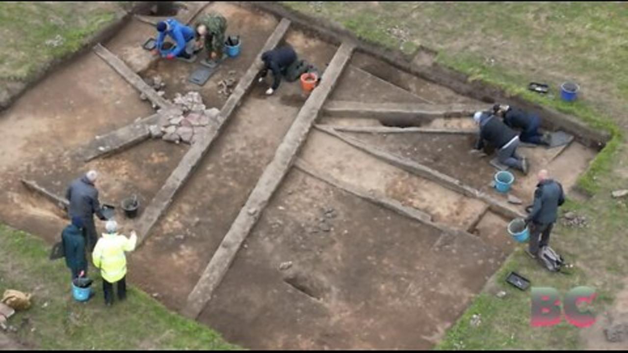 Archaeologists unearth Anglo-Saxon oven and building