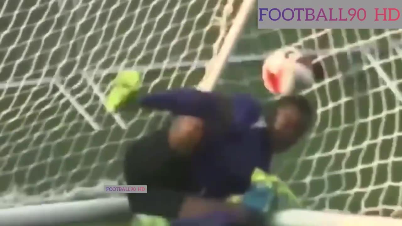 Funny Goalkeepers and Defenders Moments