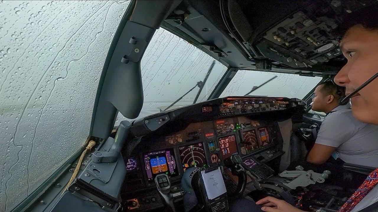 HARDEST Landings Cockpit View Compilation- Student Pilot Loses Engine Cockpit View