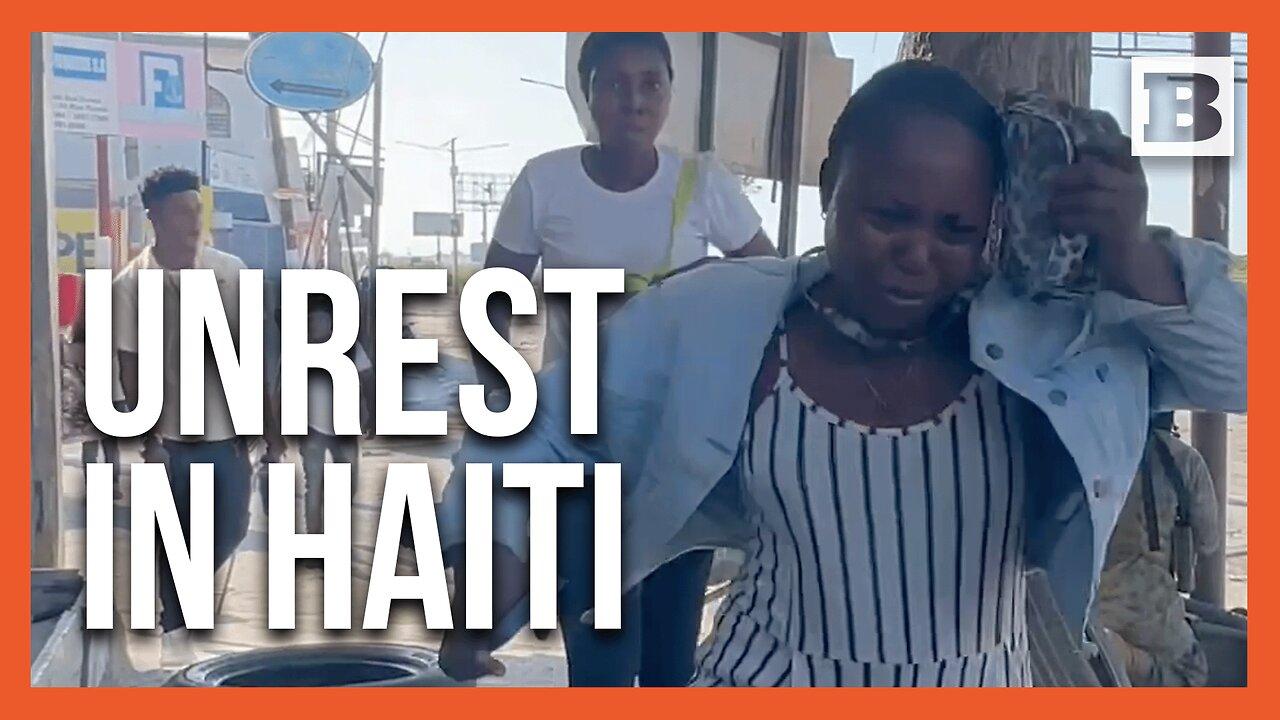 Crowd Runs for Cover as Gangs Clash for Control of Airport in Haiti