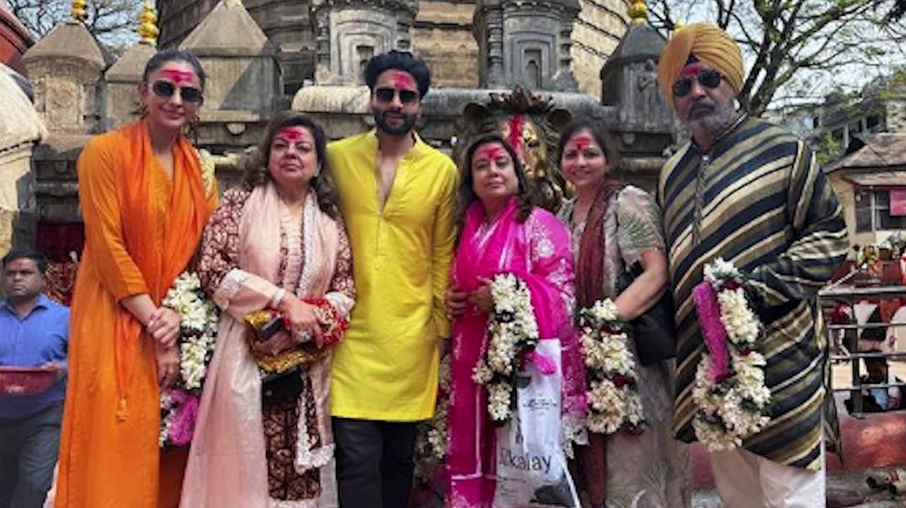 Rakul Preet Singh-Jackky Bhagnani seek blessings at Kamakhya Temple with family after wedding