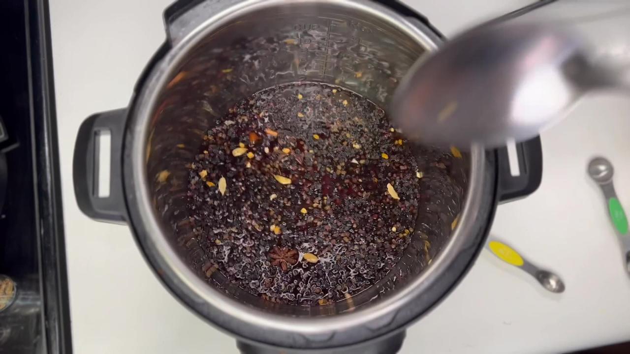 10-minute Elderberry Syrup Recipe for the Instant Pot