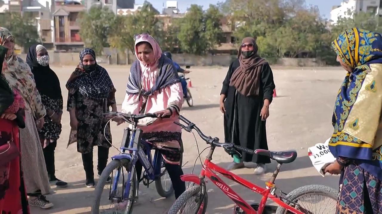 Pakistan's women 'Rowdy Riders' take on traffic and tradition