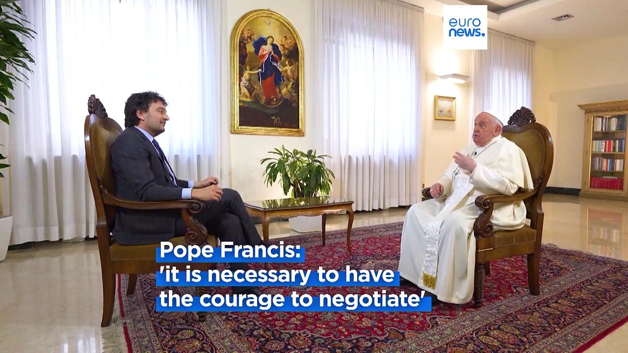 Pope Francis: Ukraine should have courage of the 'white flag'