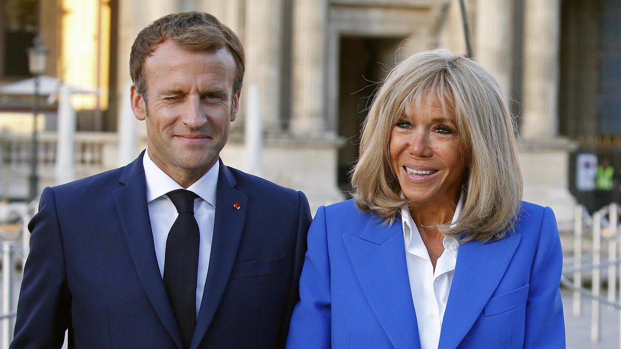 Macron goes full DEPOP!