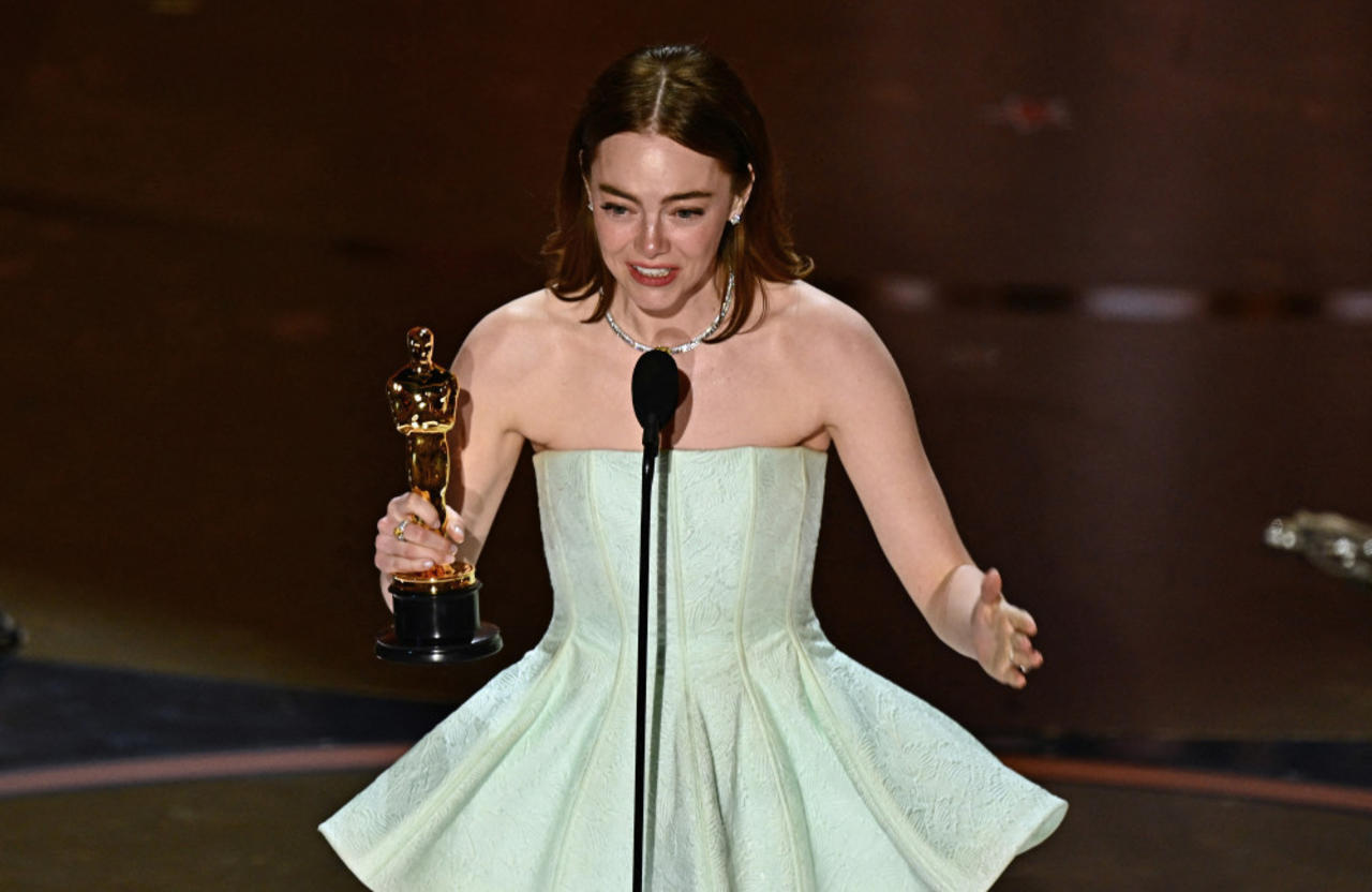 Emma Stone offered to 'share' her Oscar