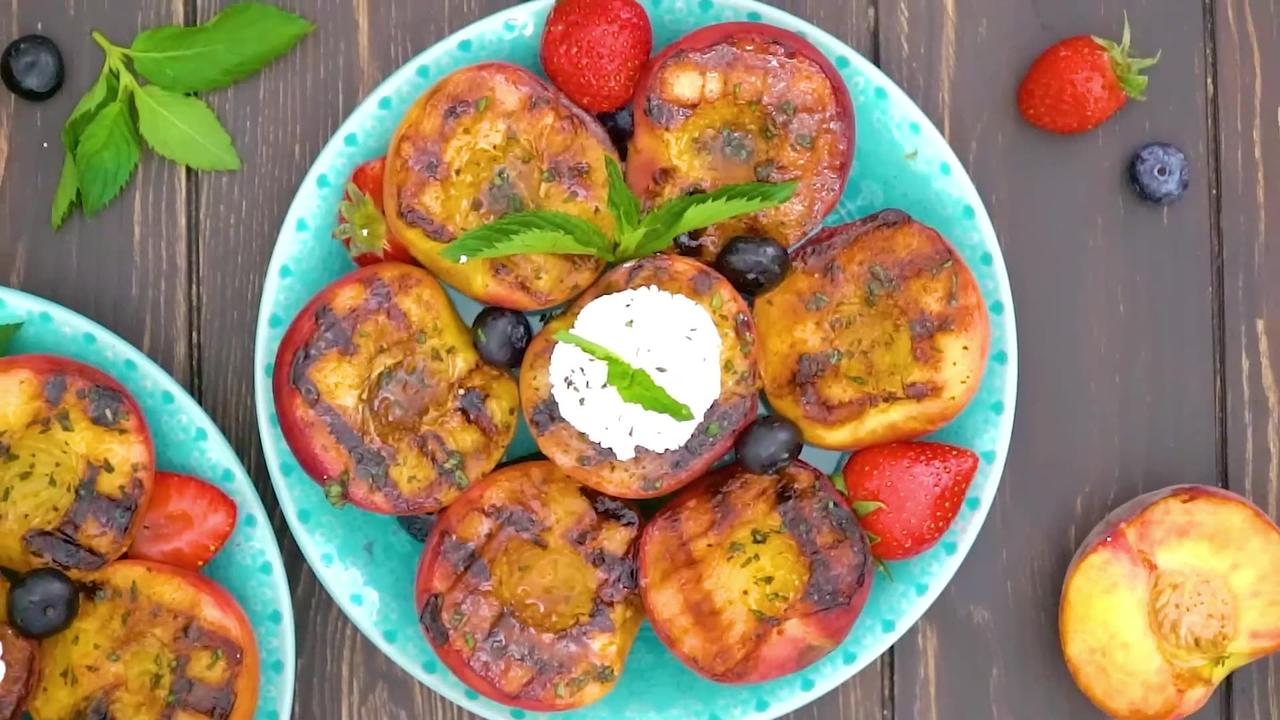 How to Make Grilled Peaches? Easy Recipe Inside!
