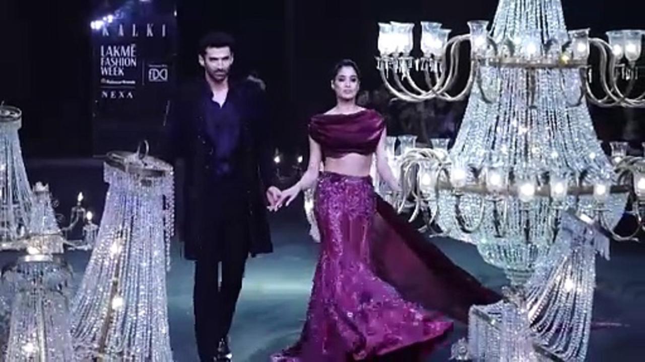 Janhvi Kapoor, Aditya Roy Kapur turn Showstoppers at Lakme Fashion Week in Sizzling Ethnic Outfits!