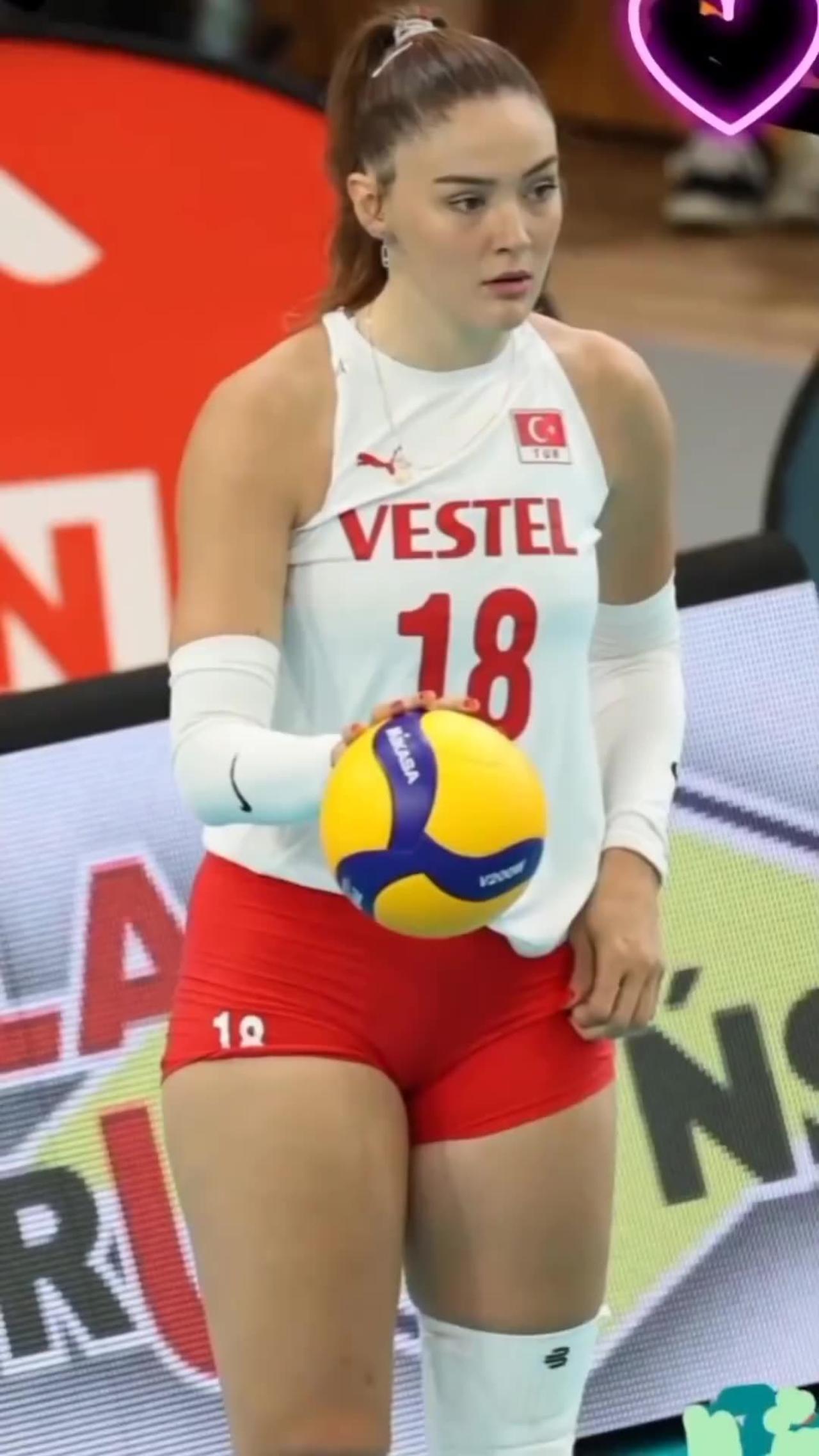 Zehra Volleyball serve