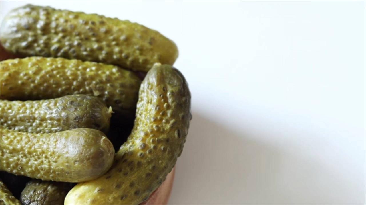 How Fermented Pickles Can Improve Your Health